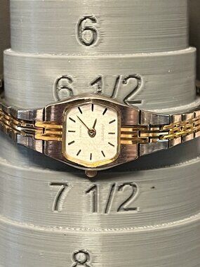 Vintage Two Tone ADVANCE QUARTZ Watch (412)